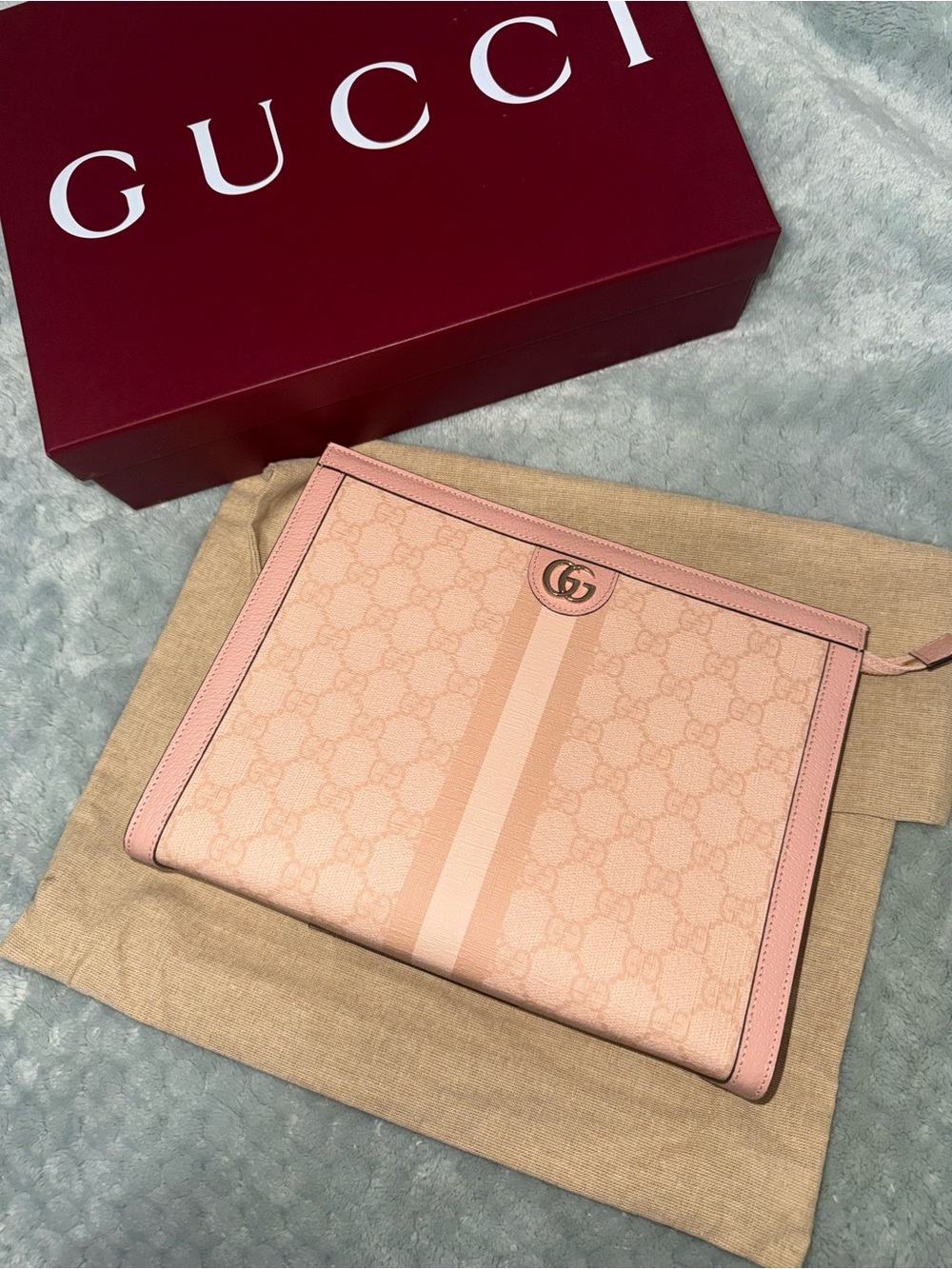 Gucci Ophidia Pink GG Supreme Clutch